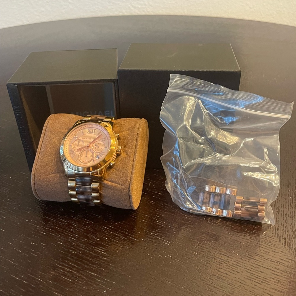 Michael Kors watch. Brown and rose gold